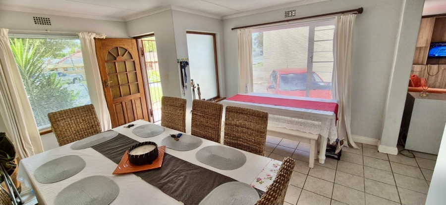 4 Bedroom Property for Sale in Overbaakens Eastern Cape